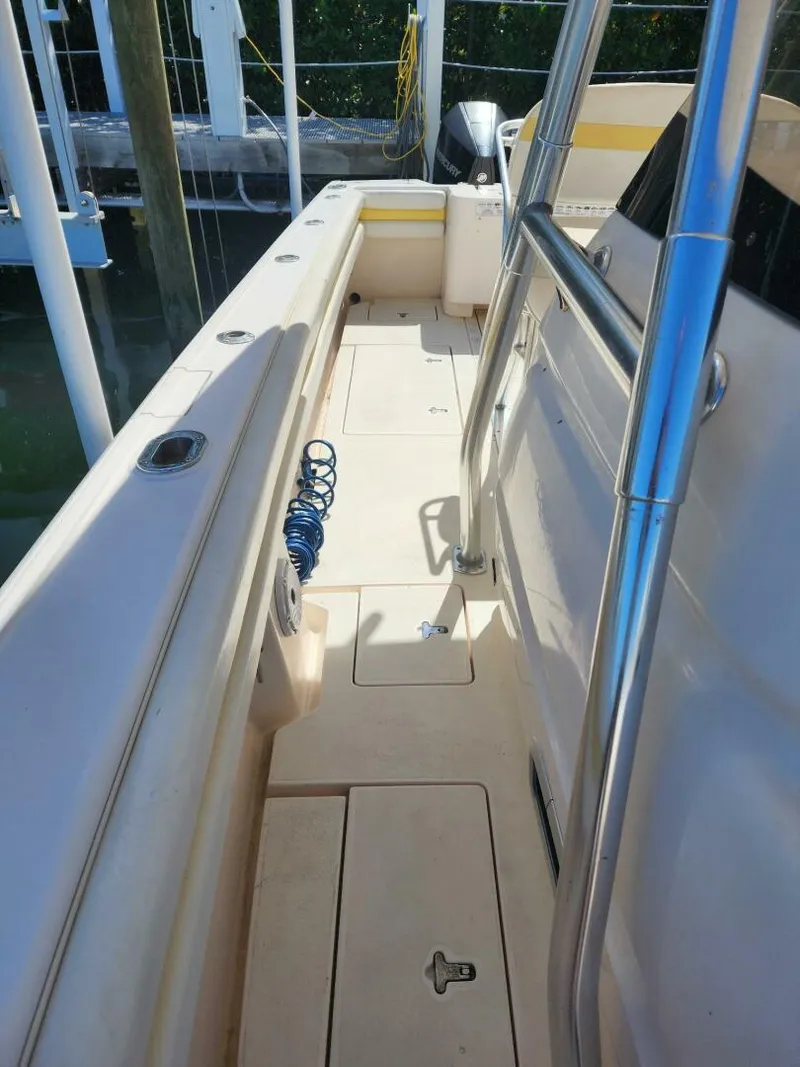 Slide: The Image of Intrepid 323 CC 2009 - 5258059