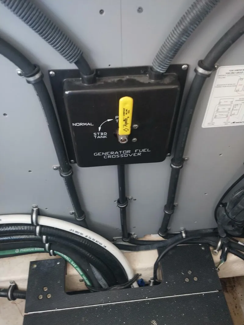 Slide: The Image of Monterey 340 Sport Yacht 2011 - 5258682