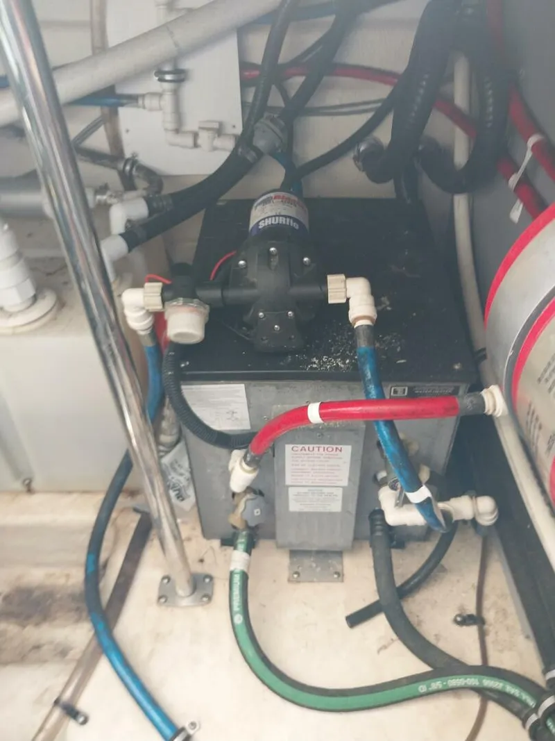 Slide: The Image of Monterey 340 Sport Yacht 2011 - 5258684