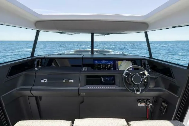 Slide: The Image of Axopar XC Cross Cabin 2025 - 5258593