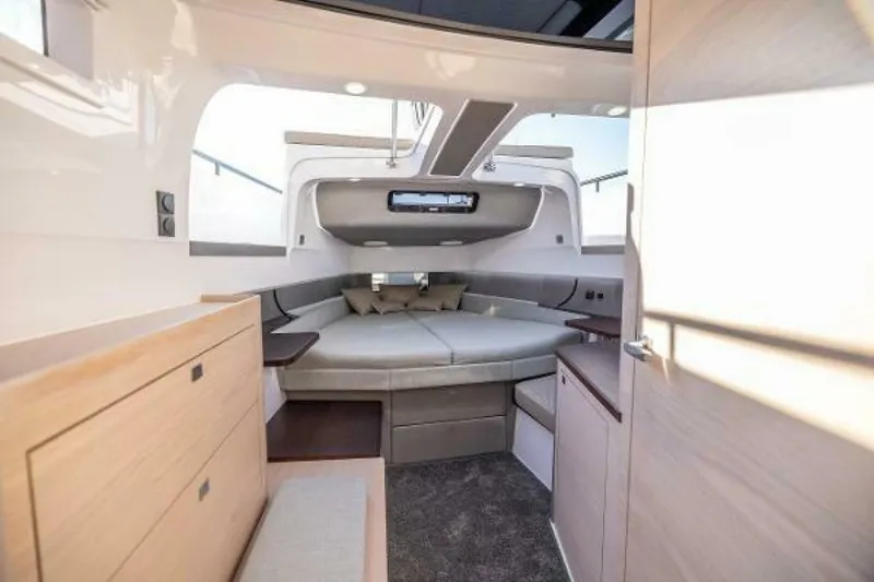 Slide: The Image of Axopar XC Cross Cabin 2025 - 5258579
