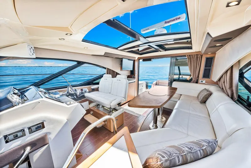 Slide: The Image of Sea Ray 510 Sundancer 2016 - 5821539