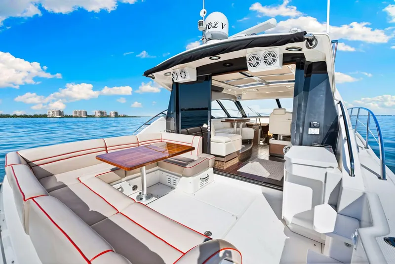 Slide: The Image of Sea Ray 510 Sundancer 2016 - 5821558