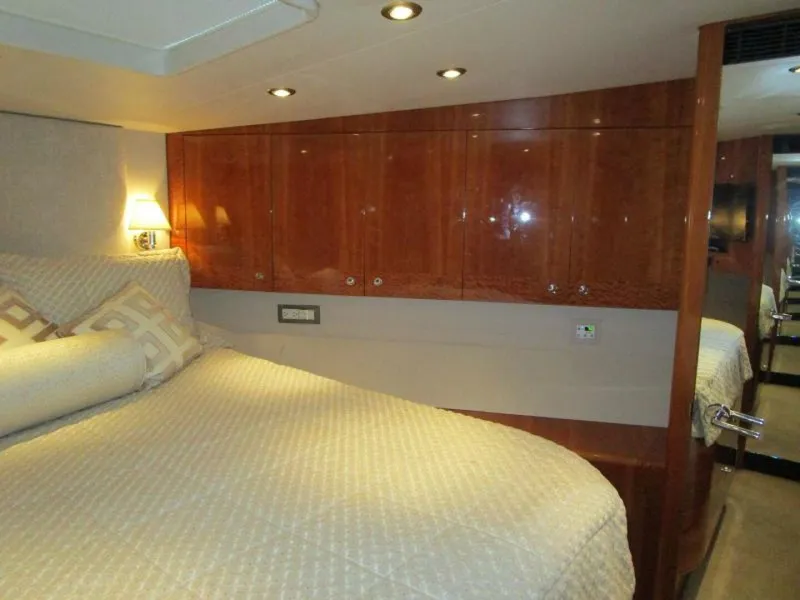 Slide: The Image of Forward VIP     - 5259108