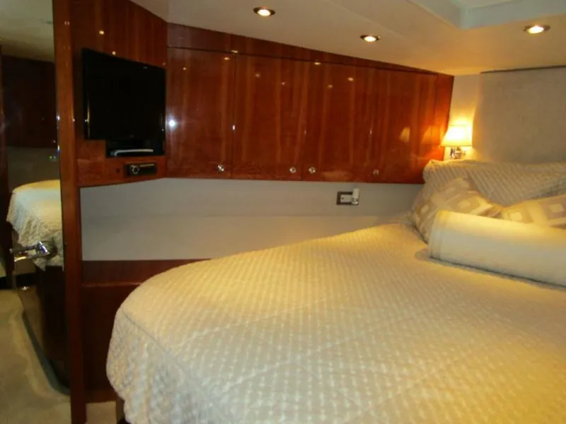 Slide: The Image of Forward VIP     - 5259109