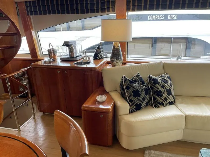 Slide: The Image of Salon to Stbd.             - 5259081