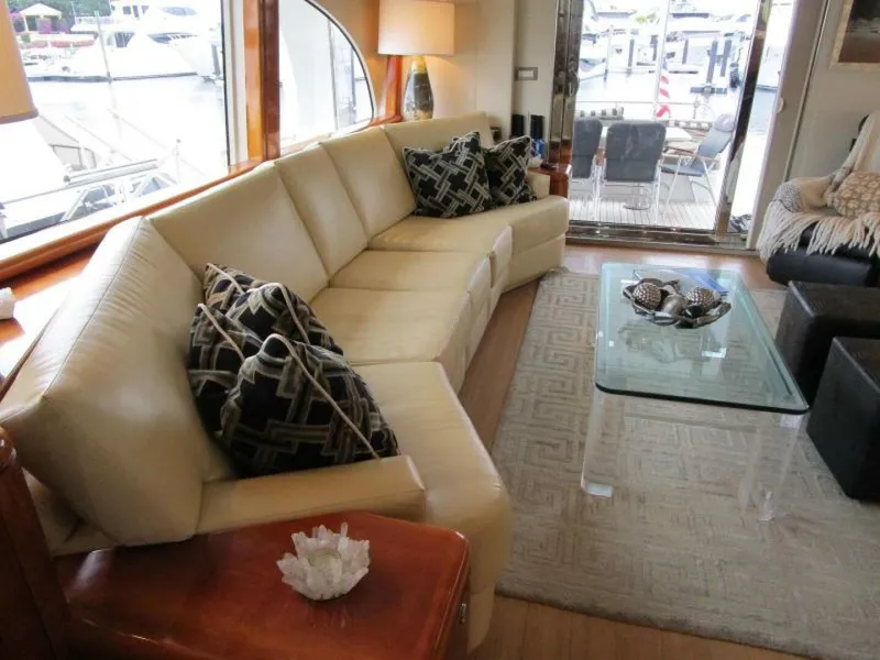 Slide: The Image of Salon to Stbd.               - 5259082