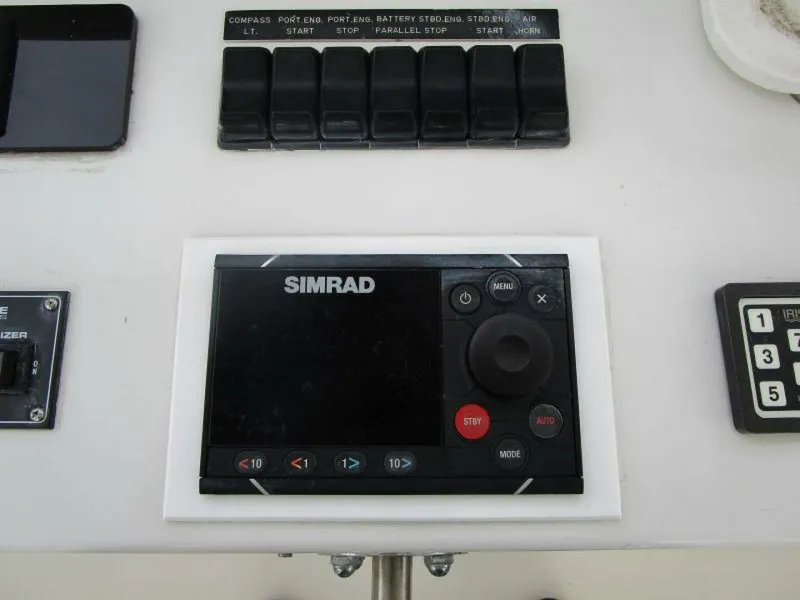 Slide: The Image of Helm Center     - 5259165