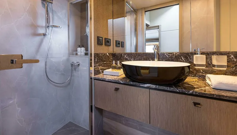 Slide: The Image of Absolute 60 Fly 2025 - 5264140