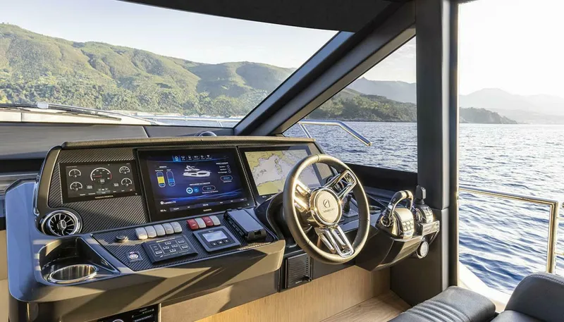 Slide: The Image of Absolute 60 Fly 2025 - 5264323