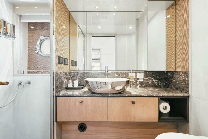 Slide: The Image of Absolute 60 Fly 2025 - 5264268