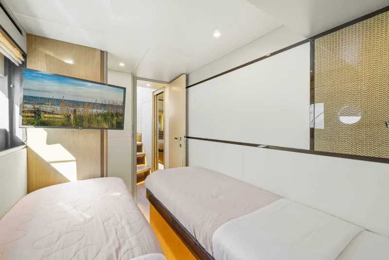 Slide: The Image of Absolute 60 Fly 2025 - 5264305