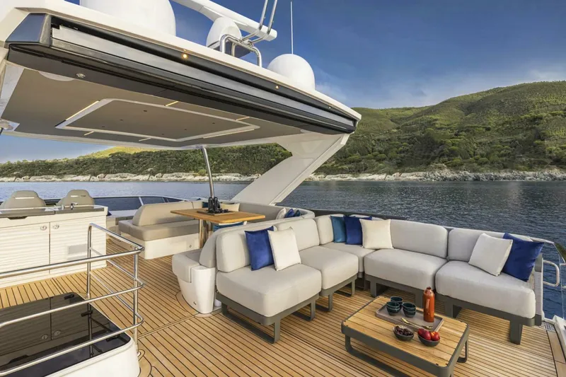 Slide: The Image of Absolute 60 Fly 2025 - 5264314