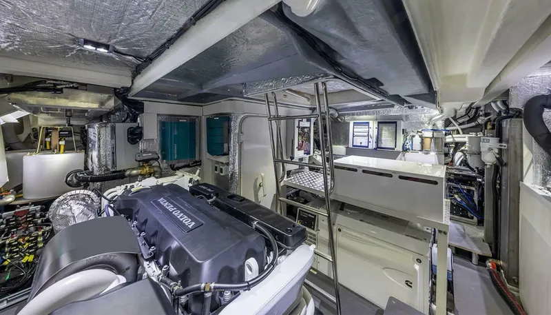 Slide: The Image of Absolute 60 Fly 2025 - 5264322