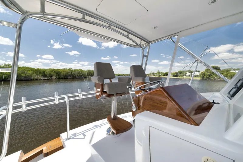 Slide: The Image of 2006 B&D 60 Custom Carolina- Helm - 5286509