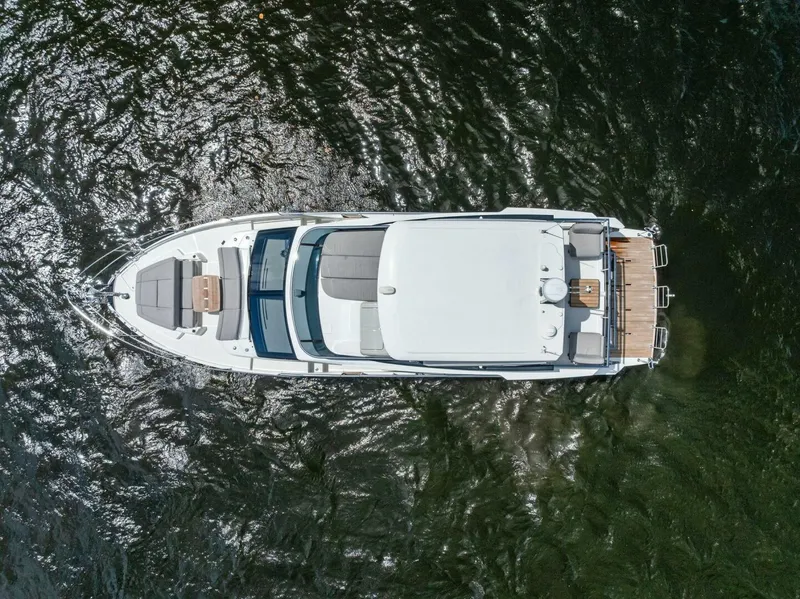 Slide: The Image of Absolute 52 Fly 2023 - 5262674