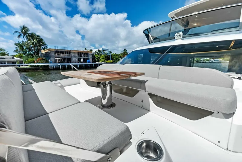 Slide: The Image of Absolute 52 Fly 2023 - 5262701