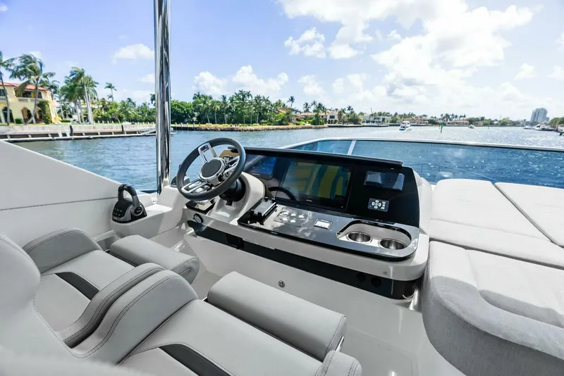 Slide: The Image of Absolute 52 Fly 2023 - 5262712