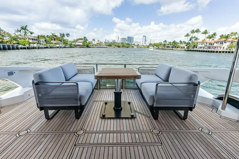 Slide: The Image of Absolute 52 Fly 2023 - 5262718