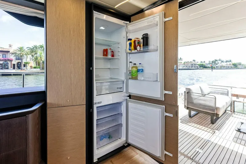 Slide: The Image of Absolute 52 Fly 2023 - 5262723