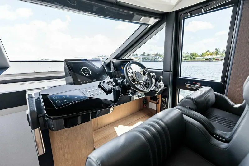 Slide: The Image of Absolute 52 Fly 2023 - 5262745