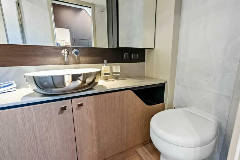 Slide: The Image of Absolute 52 Fly 2023 - 5262767