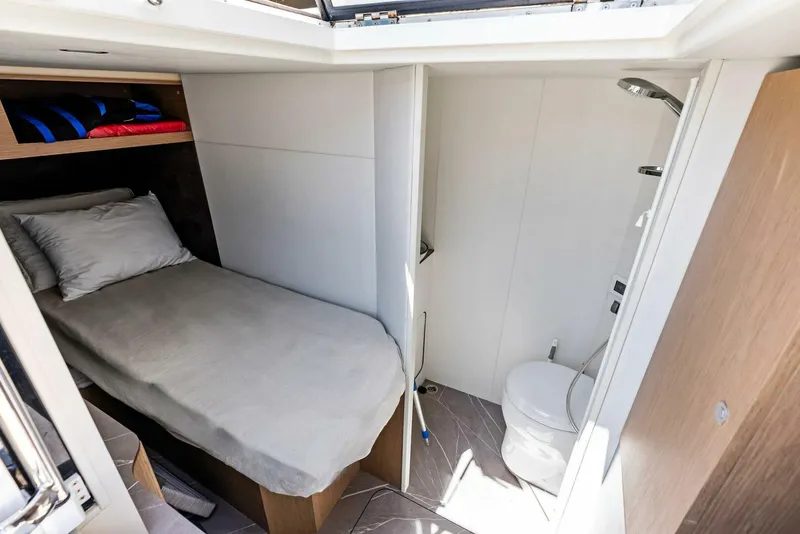 Slide: The Image of Absolute 52 Fly 2023 - 5262772