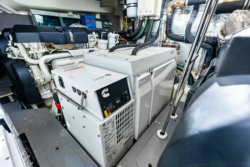 Slide: The Image of Absolute 52 Fly 2023 - 5262777