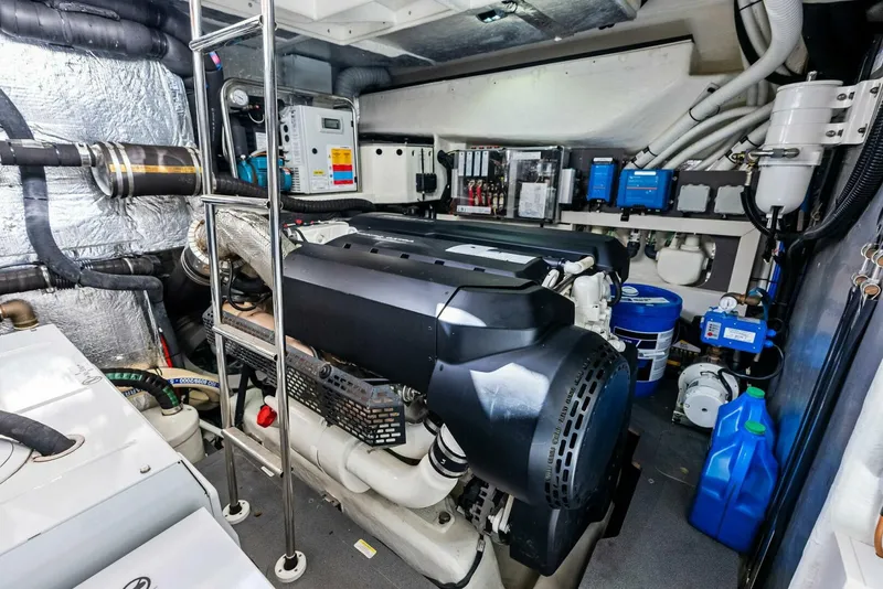 Slide: The Image of Absolute 52 Fly 2023 - 5262779