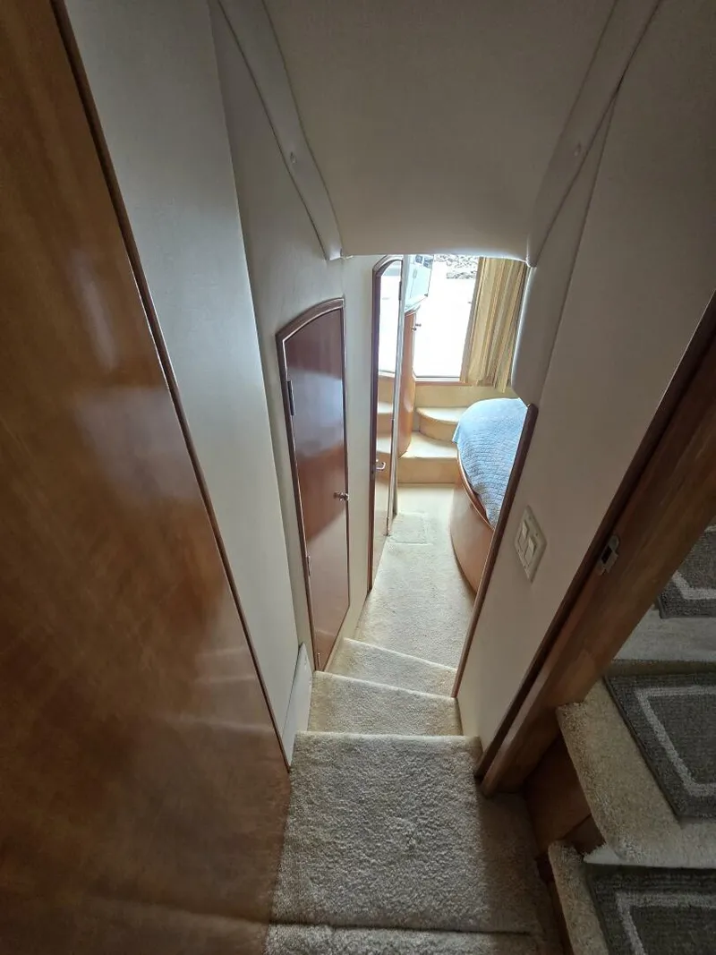 Slide: The Image of Carver Main Cabin 5 - 5392692