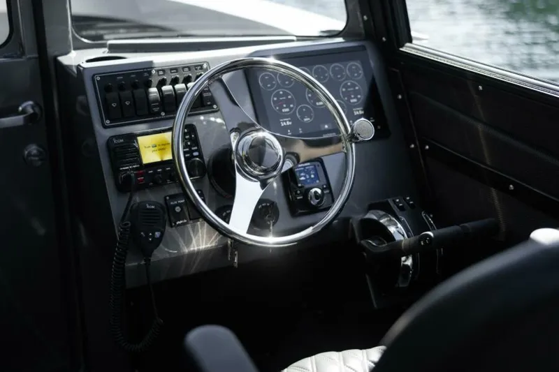 Slide: The Image of Jasper Marine Defender 22 - Storm Bow 2026 - 5262371