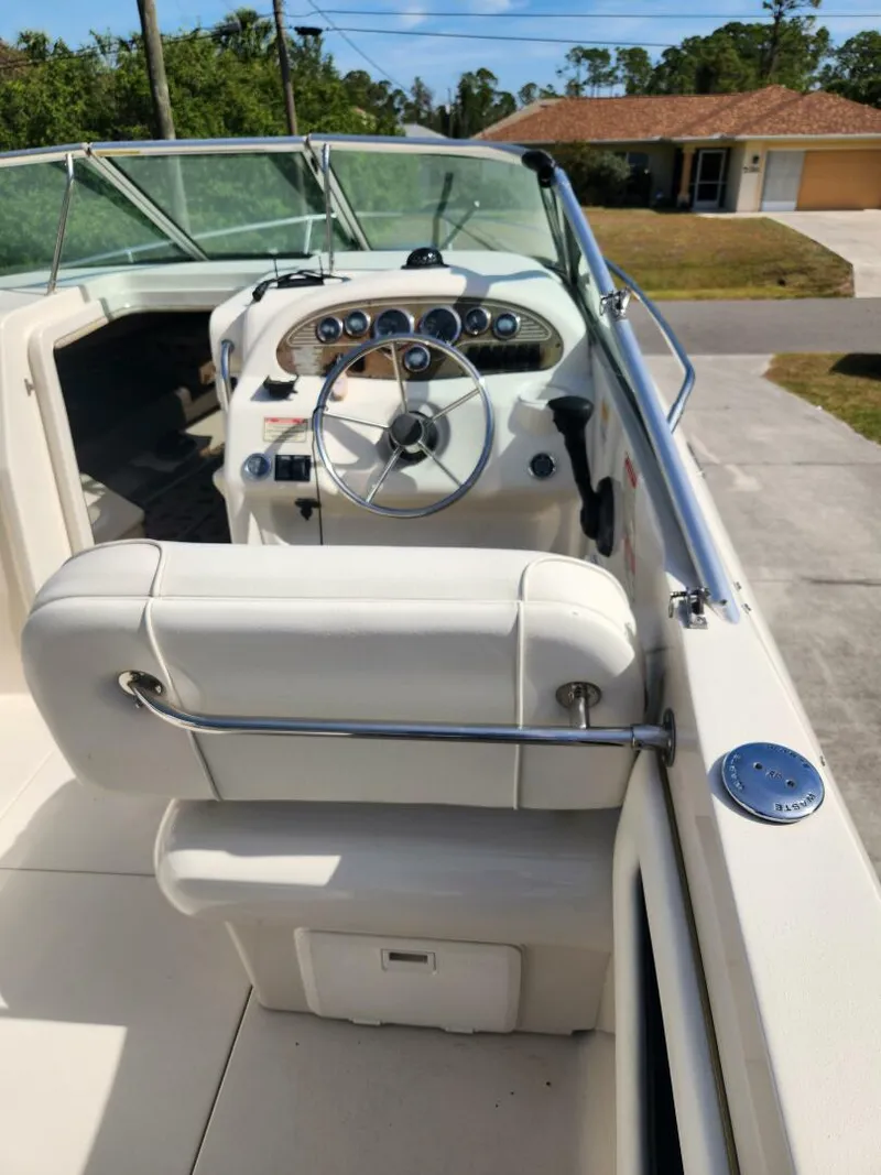 Slide: The Image of Sea Ray 21 2001 - 5269440