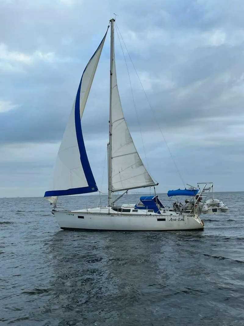 Slide: The Image of 350 Oceanis - AVA-EM 1988 Beneteau $21592 - 5263592