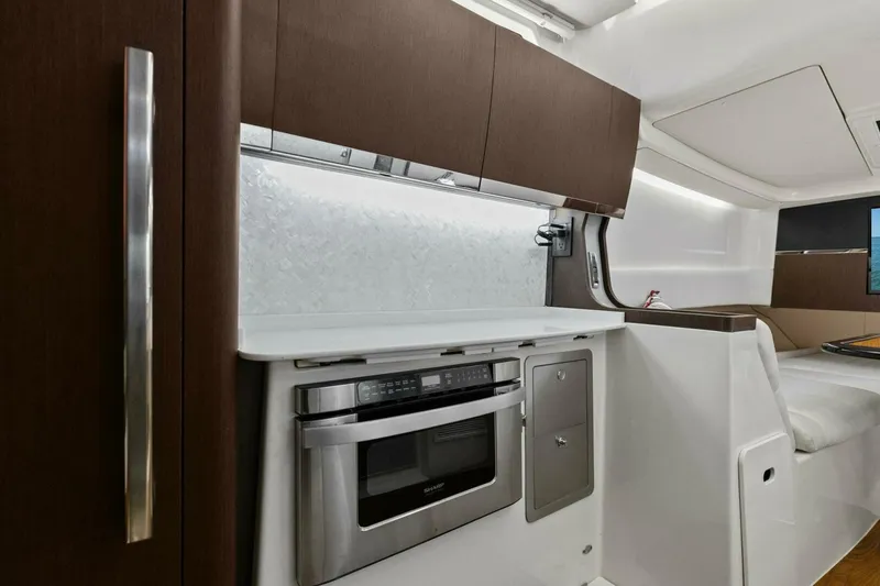 Slide: The Image of Grady White - Galley 2023 45 - Grady White - 5265580