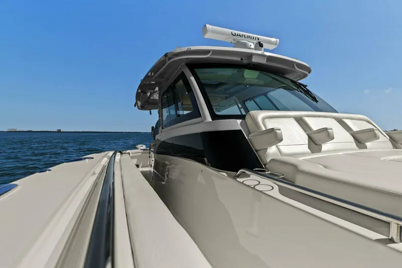 Slide: The Image of Grady White - Walkaround 2023 45 - Grady White - 5265598