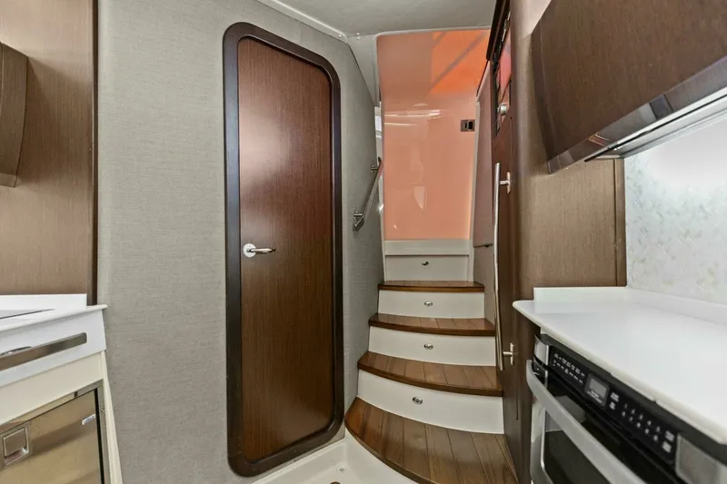 Slide: The Image of Grady White - Cabin 2023 45 - Grady White - 7653567