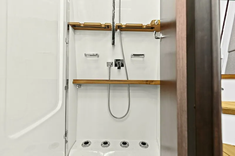 Slide: The Image of Grady White - Shower 2023 45 - Grady White - 7653570