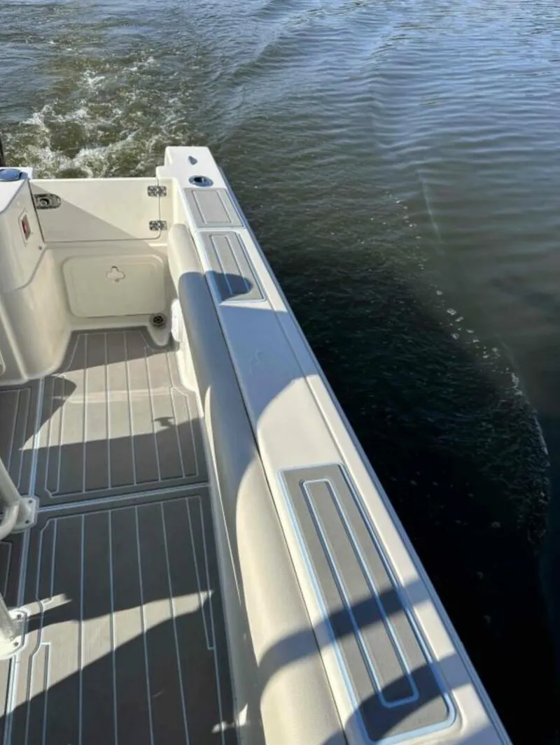 Slide: The Image of Sailfish 220 CC 2023 - 5265638