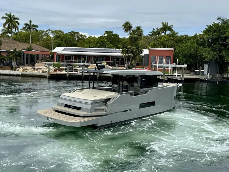 Slide: The Image of De Antonio D50 Coupé 2023 - 5265847