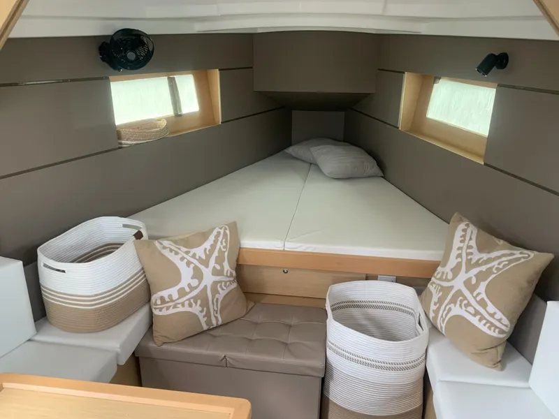 Slide: The Image of Beneteau Oceanis 35 2015 - 5410101