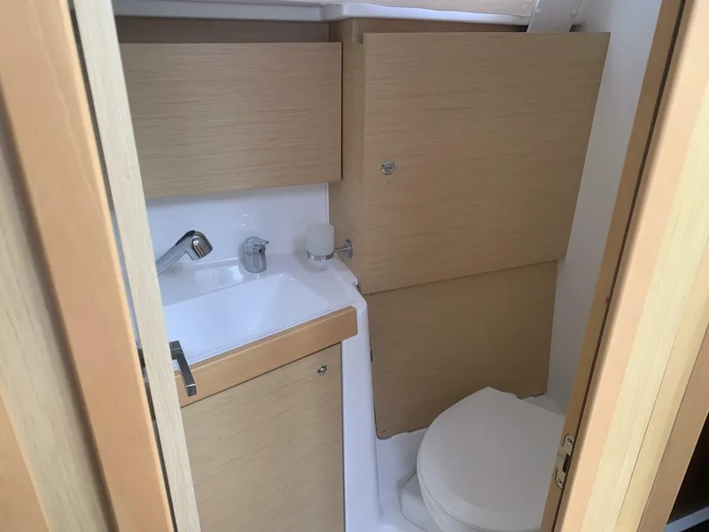 Slide: The Image of Beneteau Oceanis 35 2015 - 5410106