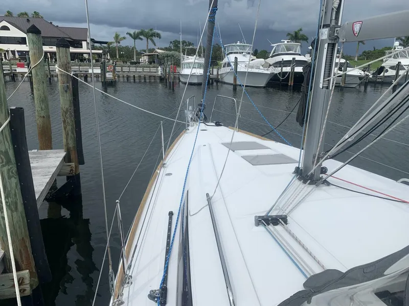 Slide: The Image of Beneteau Oceanis 35 2015 - 5410298