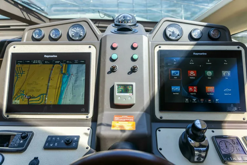 Slide: The Image of Azimut 64 A/Sea - Interior Helm 2015 Azimut 64 Flybridge A/Sea - 7651358
