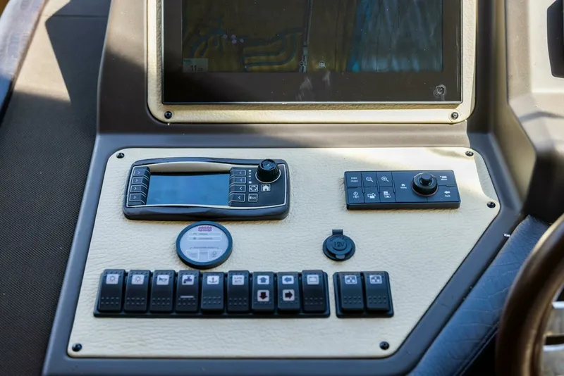Slide: The Image of Azimut 64 A/Sea - Interior Helm 2015 Azimut 64 Flybridge A/Sea - 7651357