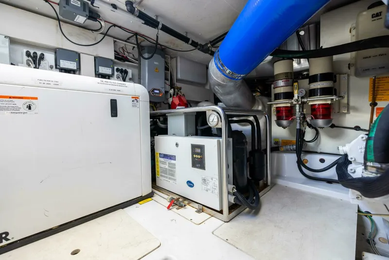 Slide: The Image of Azimut 64 A/Sea - Engine Room 2015 Azimut 64 Flybridge A/Sea - 7651402