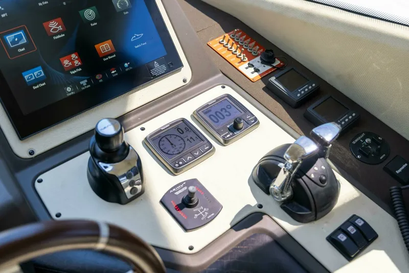 Slide: The Image of Azimut 64 A/Sea - Interior Helm 2015 Azimut 64 Flybridge A/Sea - 7651356