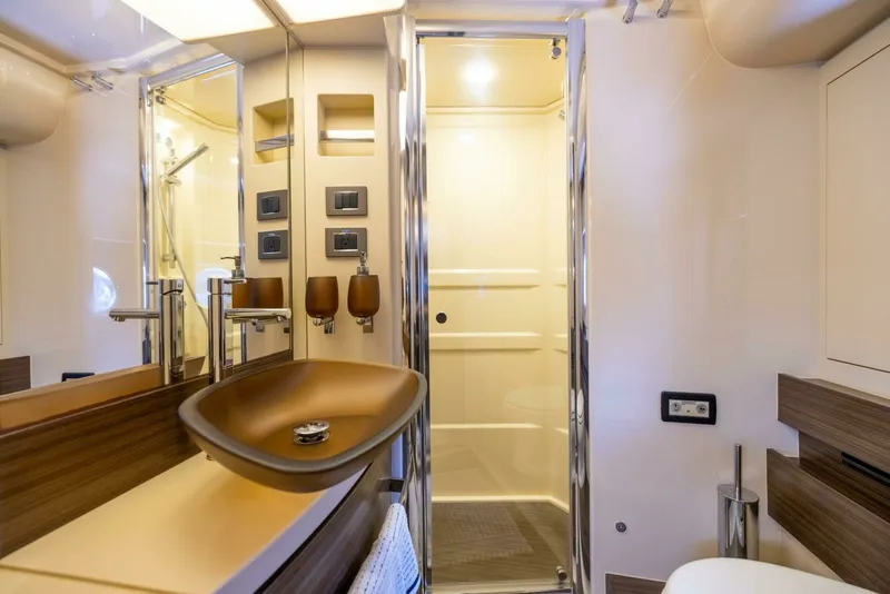 Slide: The Image of Azimut 64 A/Sea - Interior Guest Stateroom Head 2015 Azimut 64 Flybridge A/Sea - 7651371