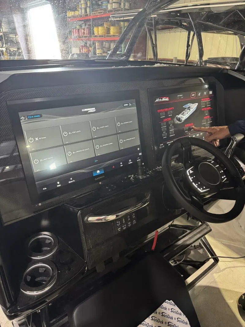 Slide: The Image of Nor-Tech 390 Sport 2026 - 5843502