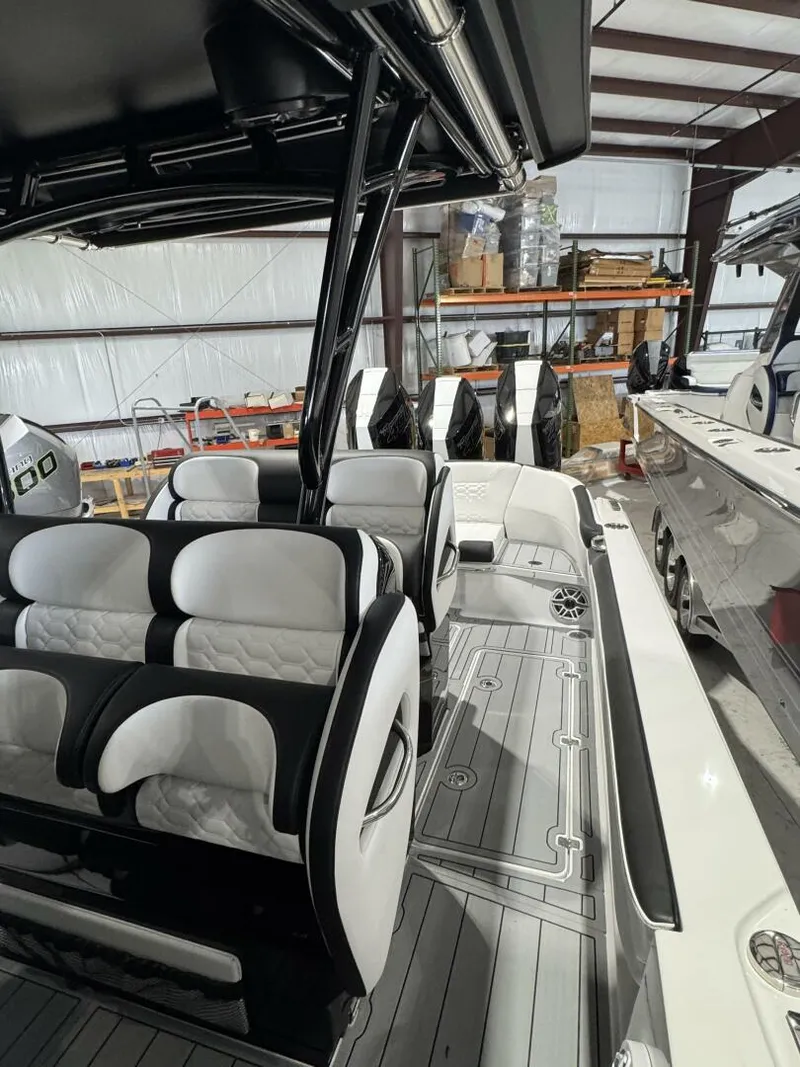 Slide: The Image of Nor-Tech 390 Sport 2026 - 5843506