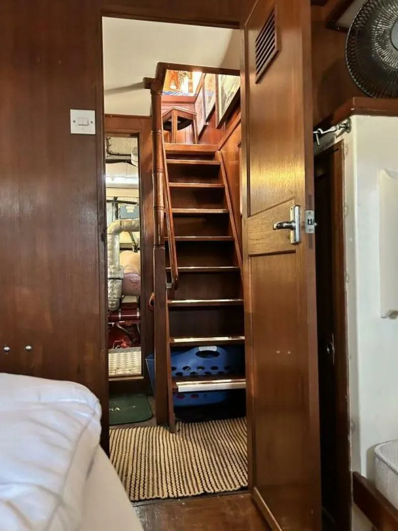 Slide: The Image of Klamath Boats LRC Long Range Trawler 1979 - 5355121